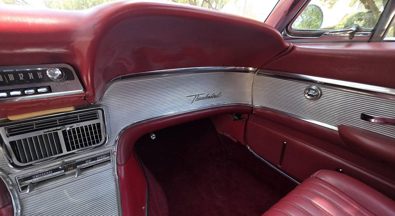1962 Ford Thunderbird