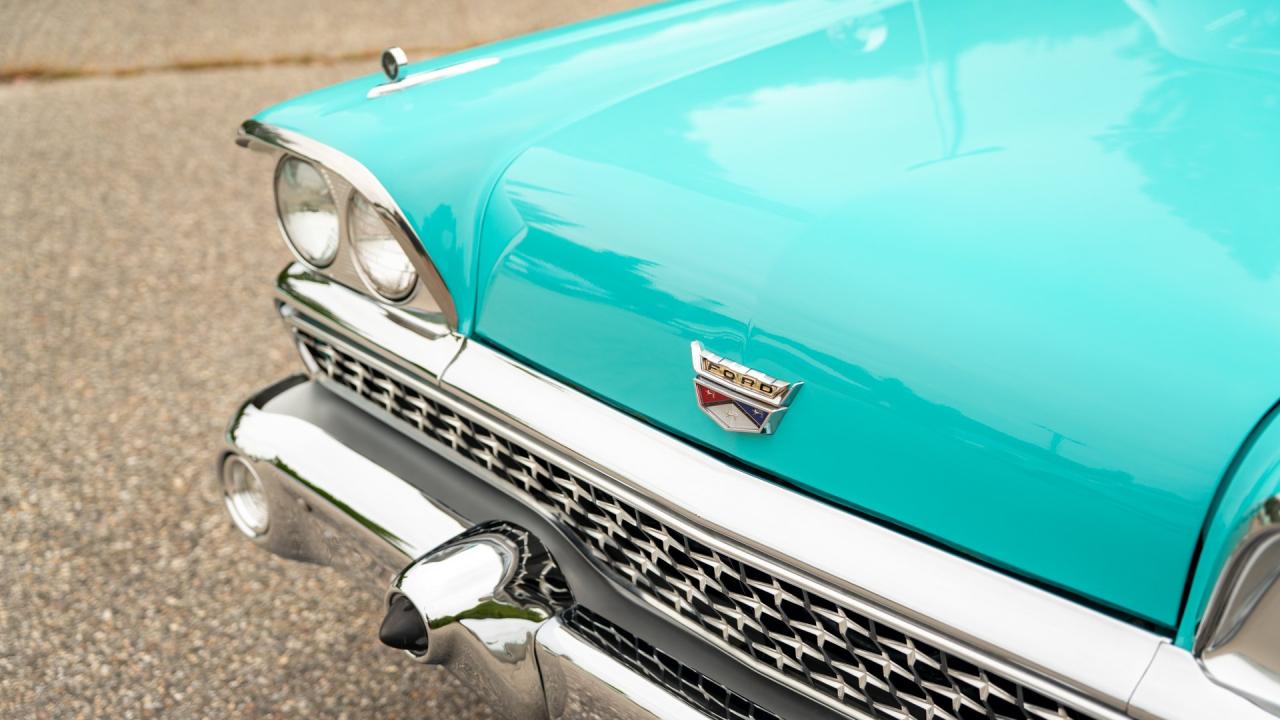 1959 Ford Galaxie V8 Skyliner Hard Top Convertible