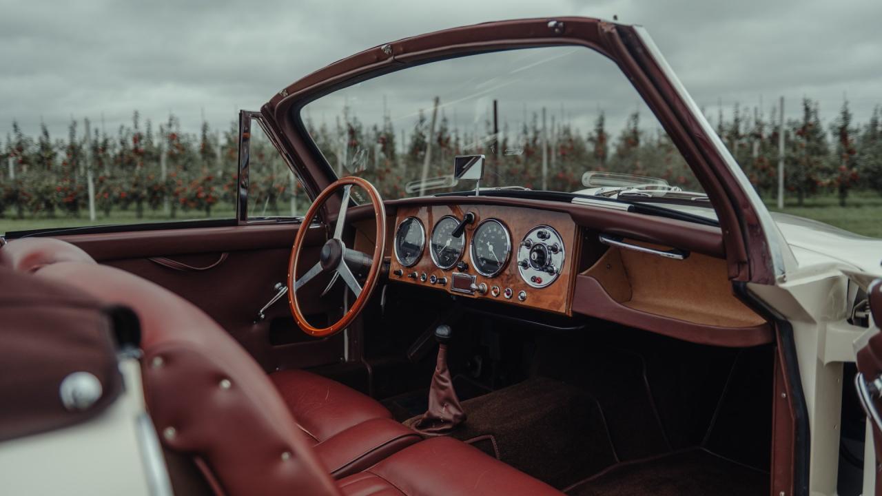 1954 Aston Martin DB2/4 Mk I Drophead Coupe
