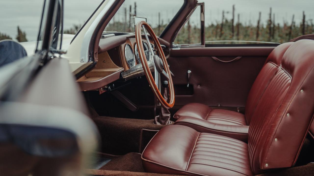 1954 Aston Martin DB2/4 Mk I Drophead Coupe