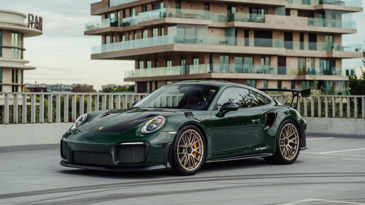2018 Porsche 911 GT2 RS Weissach Package Clubsport