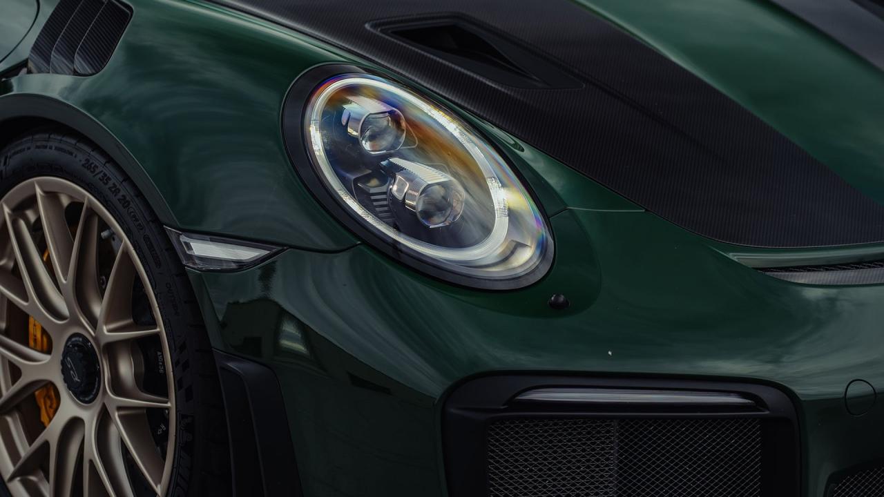 2018 Porsche 911 GT2 RS Weissach Package Clubsport