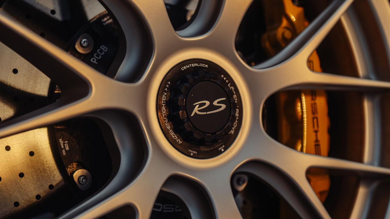 2018 Porsche 911 GT2 RS Weissach Package Clubsport