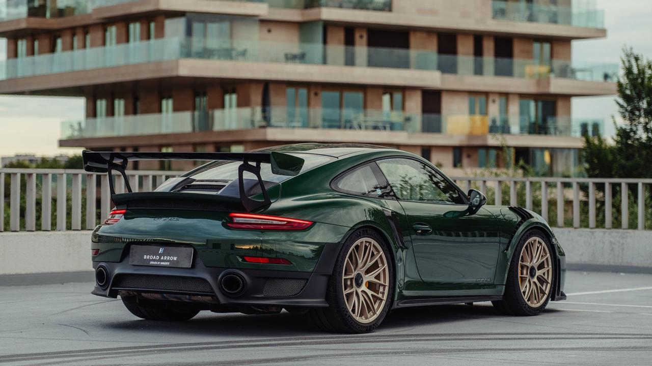 2018 Porsche 911 GT2 RS Weissach Package Clubsport