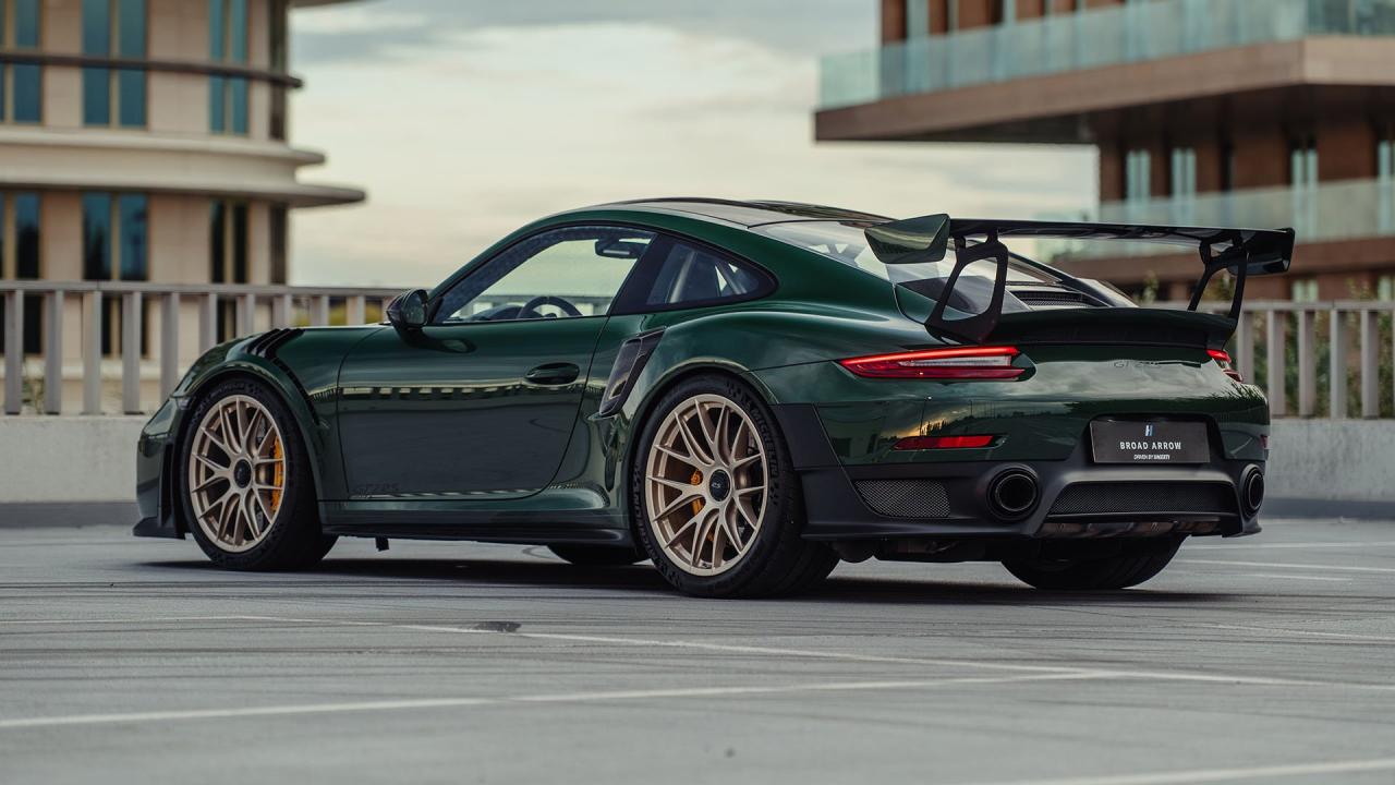 2018 Porsche 911 GT2 RS Weissach Package Clubsport