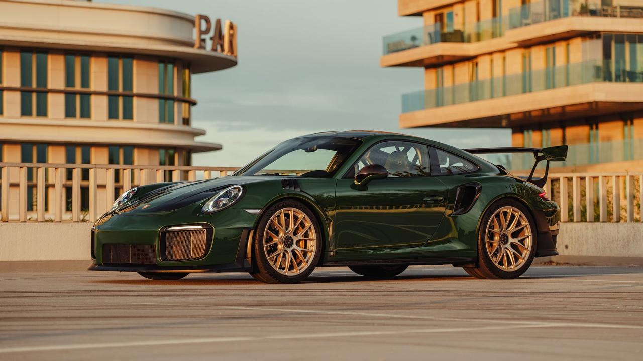 2018 Porsche 911 GT2 RS Weissach Package Clubsport
