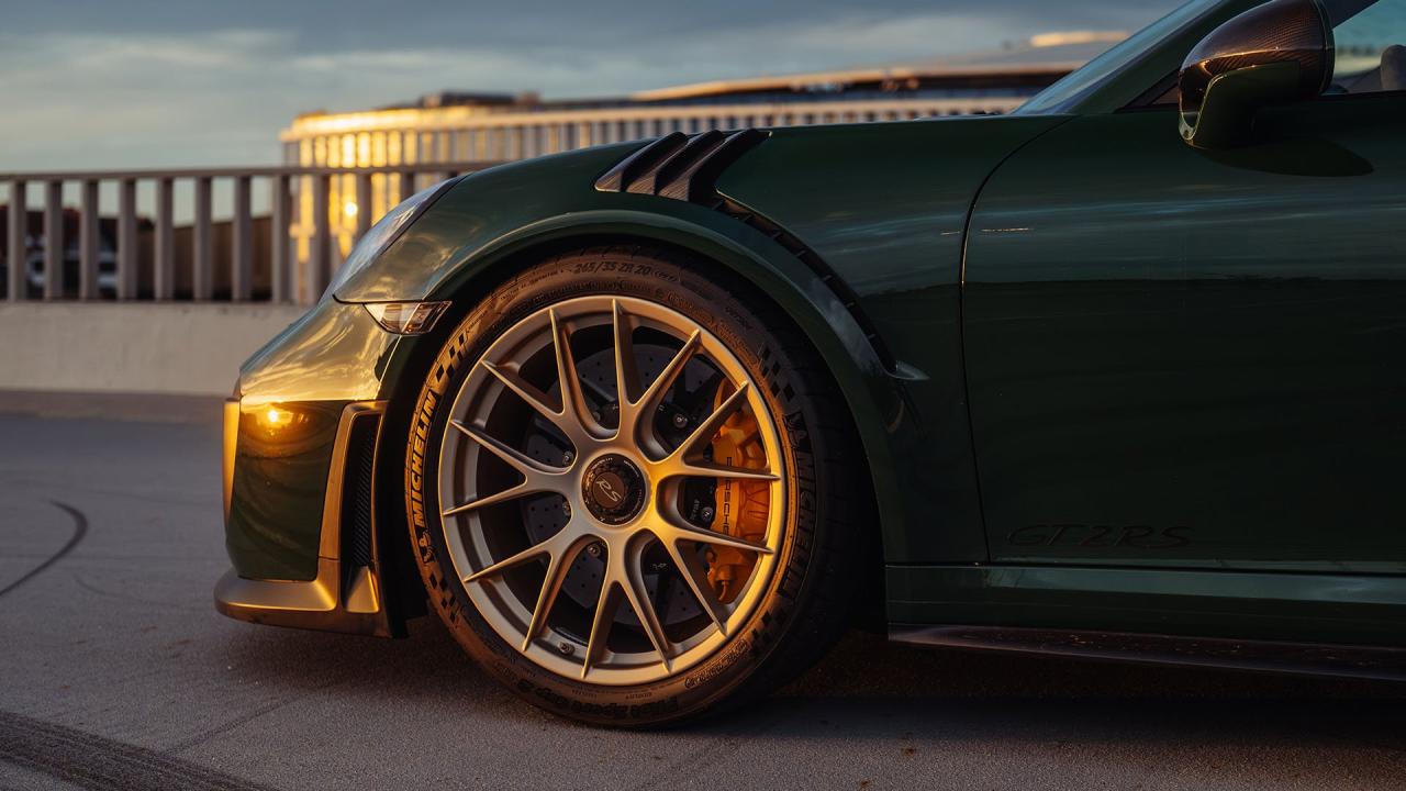 2018 Porsche 911 GT2 RS Weissach Package Clubsport