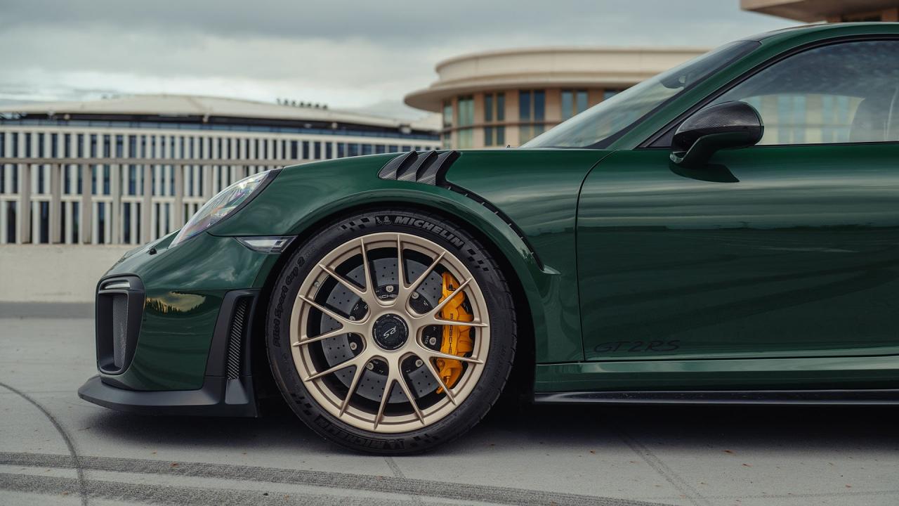 2018 Porsche 911 GT2 RS Weissach Package Clubsport