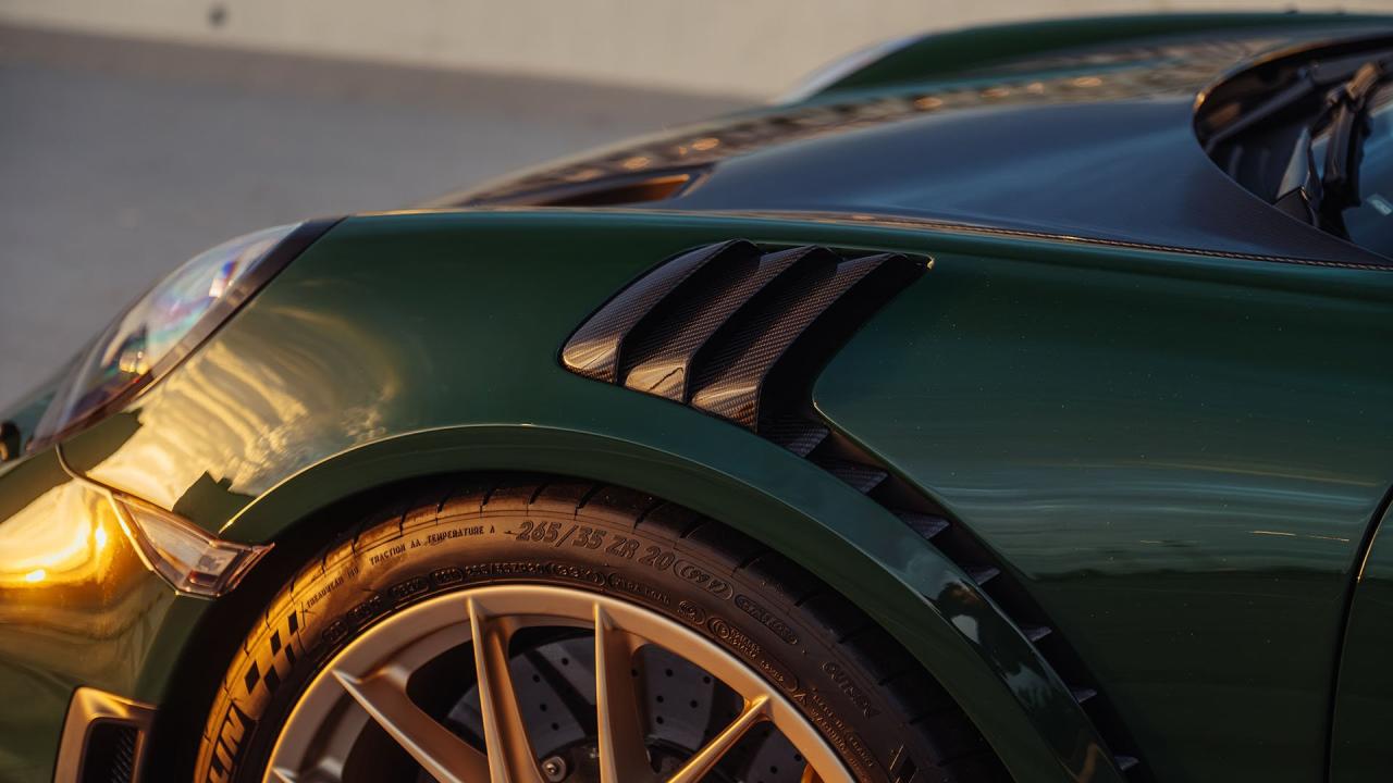 2018 Porsche 911 GT2 RS Weissach Package Clubsport