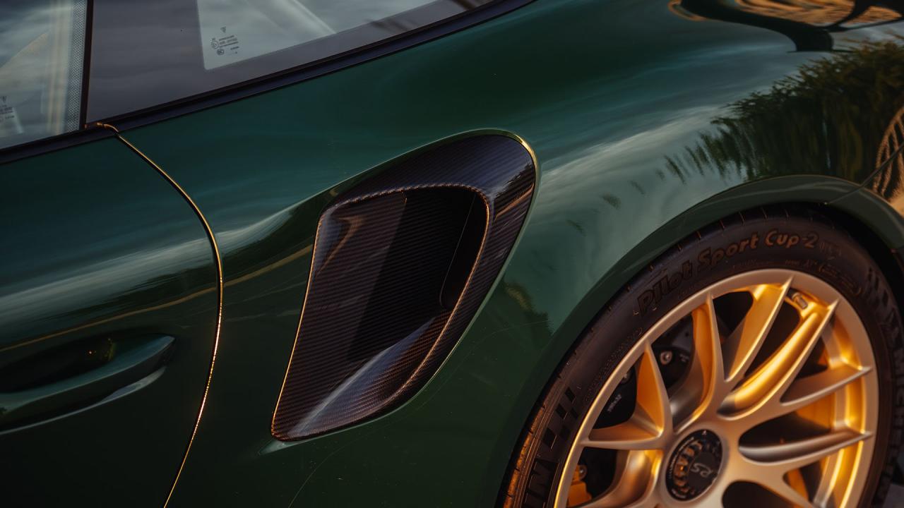 2018 Porsche 911 GT2 RS Weissach Package Clubsport