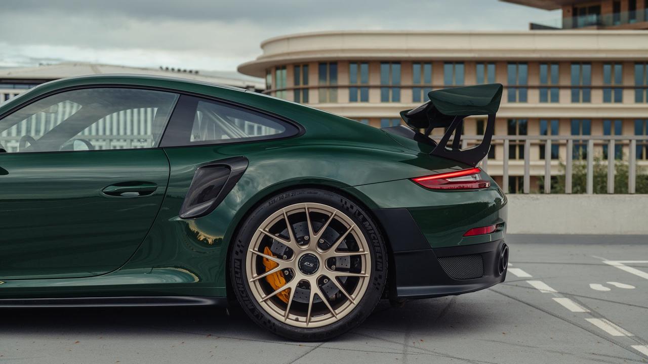 2018 Porsche 911 GT2 RS Weissach Package Clubsport