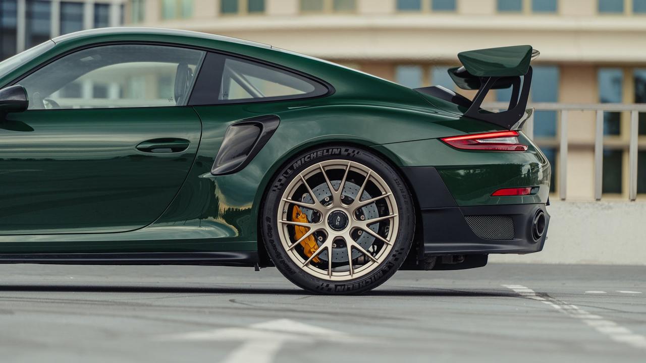 2018 Porsche 911 GT2 RS Weissach Package Clubsport