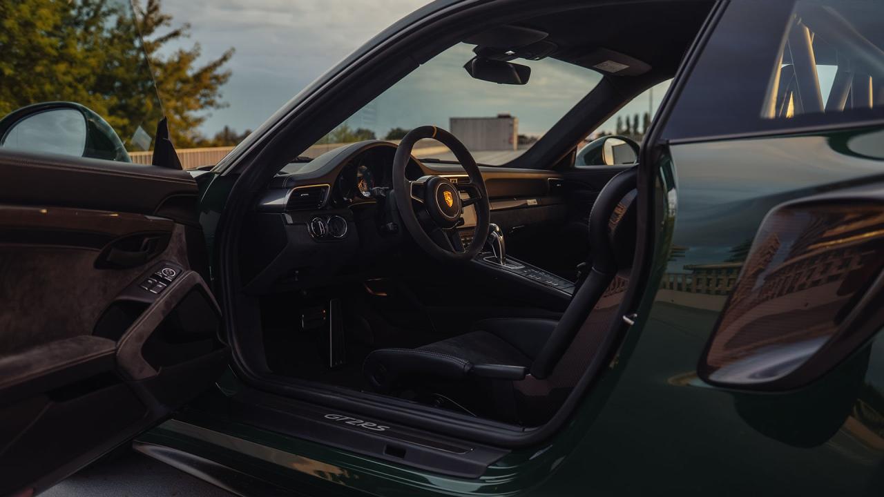 2018 Porsche 911 GT2 RS Weissach Package Clubsport