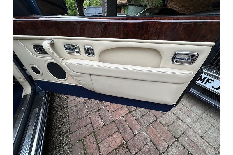 2000 Bentley AZURE