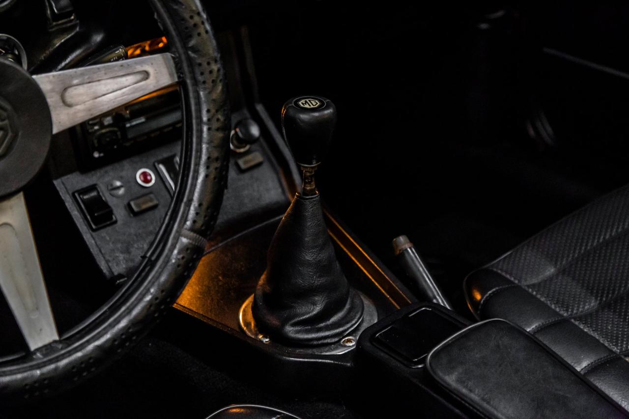 1976 MG B Roadster