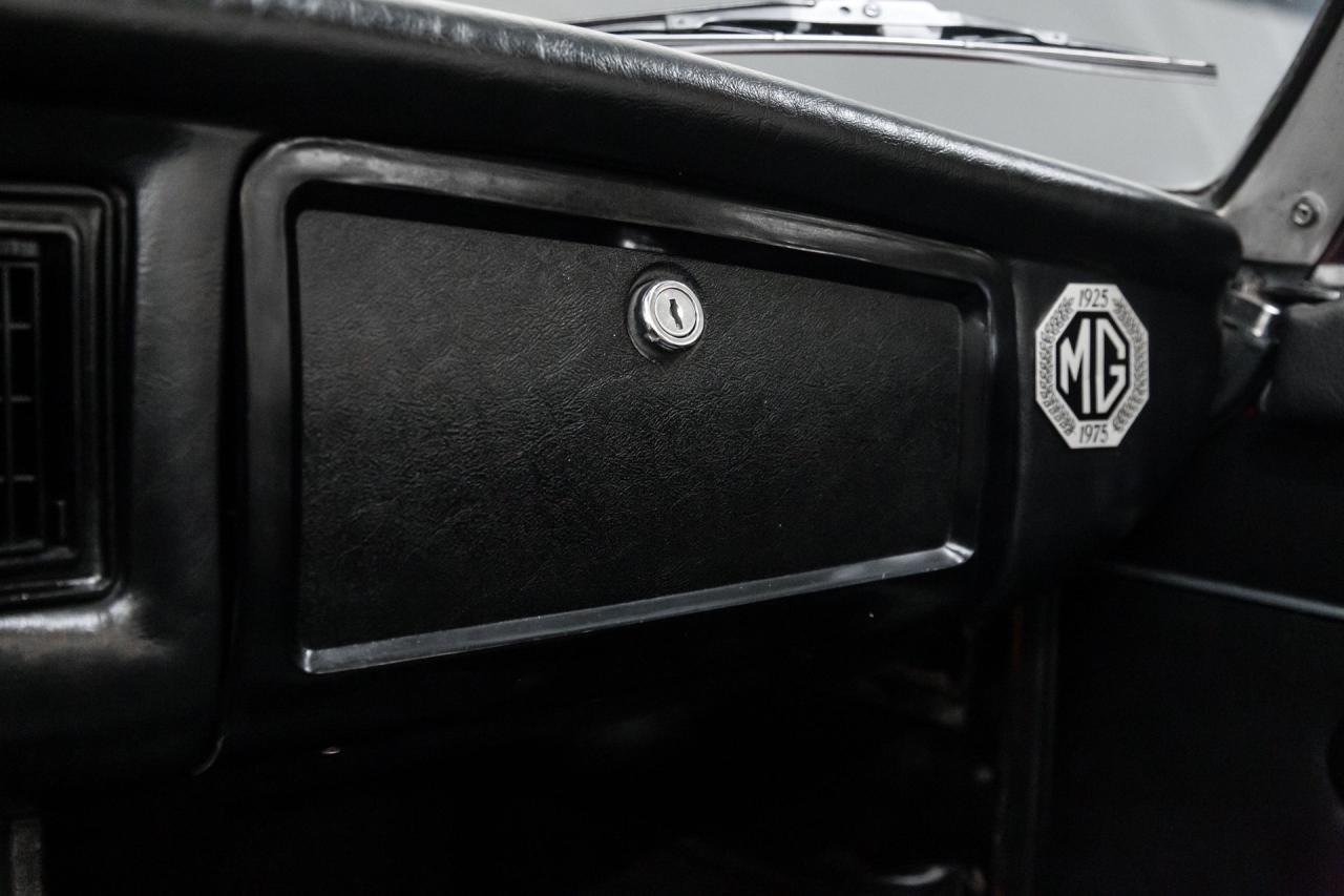 1976 MG B Roadster