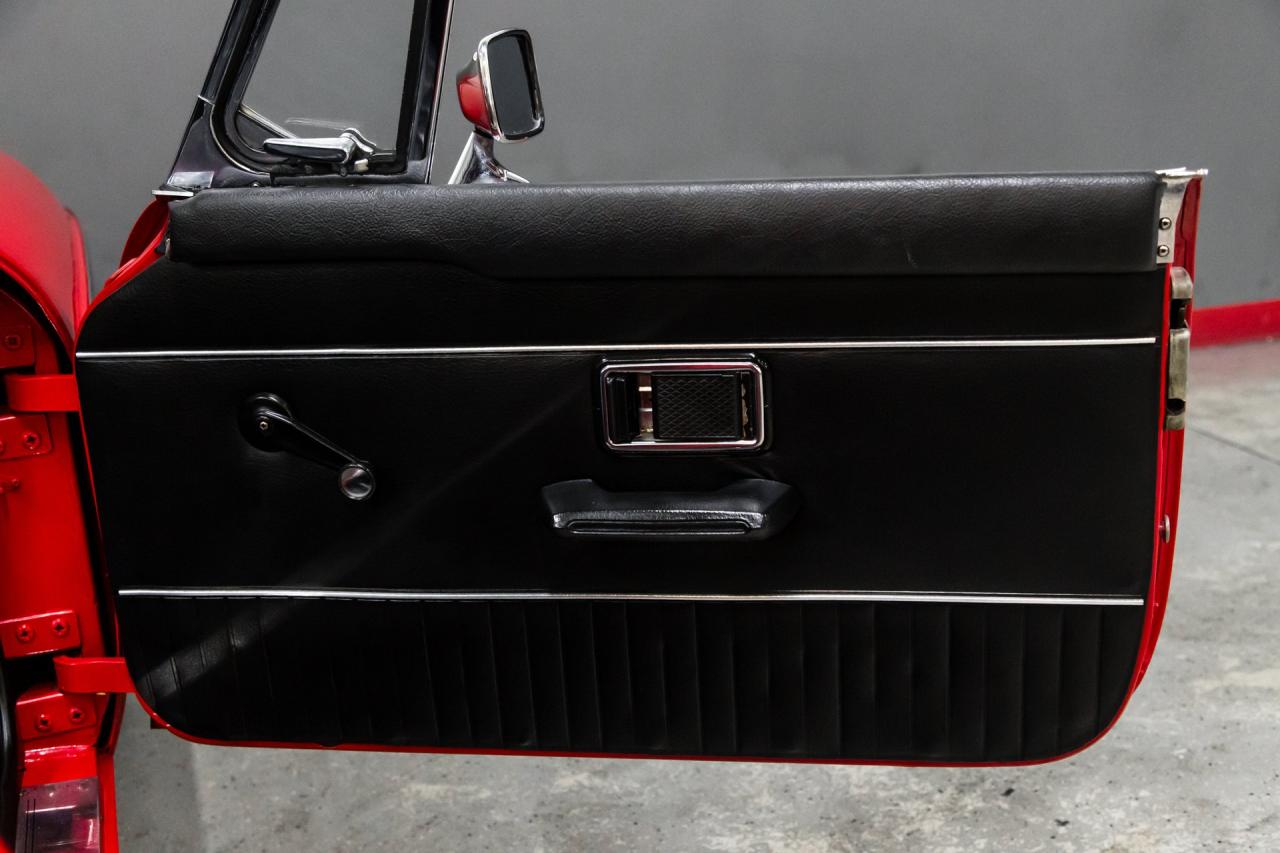 1976 MG B Roadster