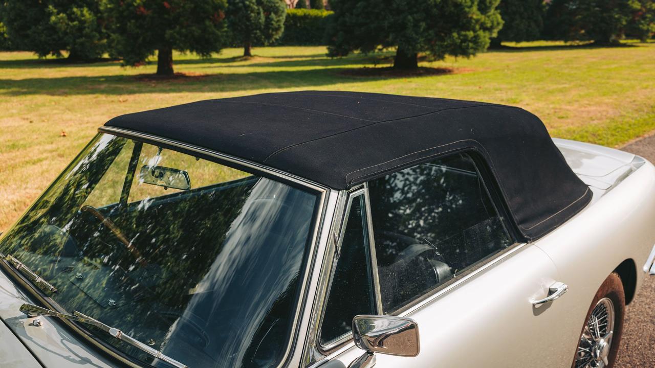 1967 Aston Martin DB6 Volante