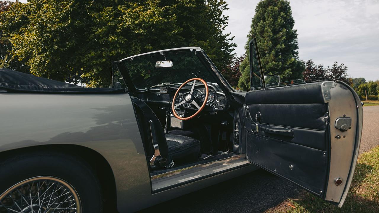 1967 Aston Martin DB6 Volante
