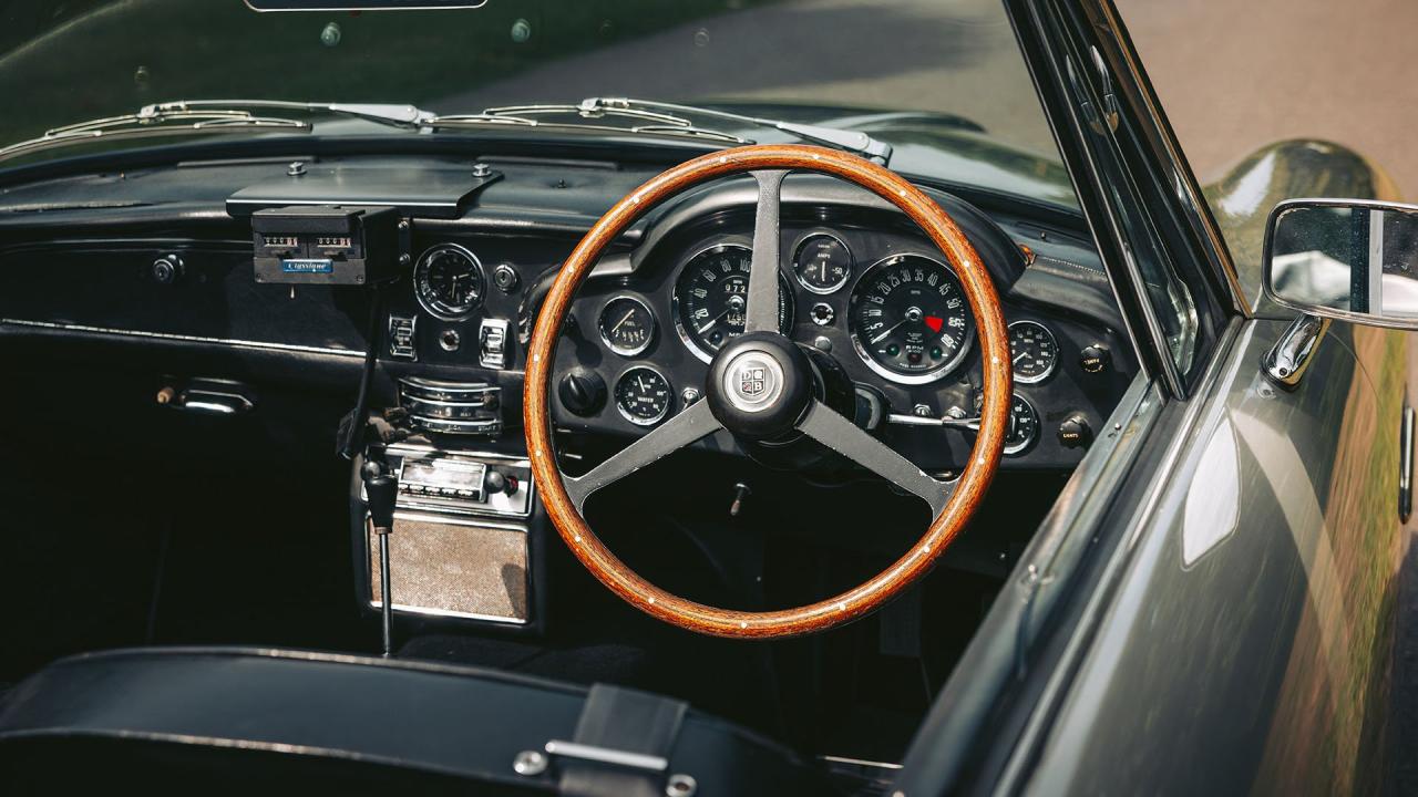 1967 Aston Martin DB6 Volante