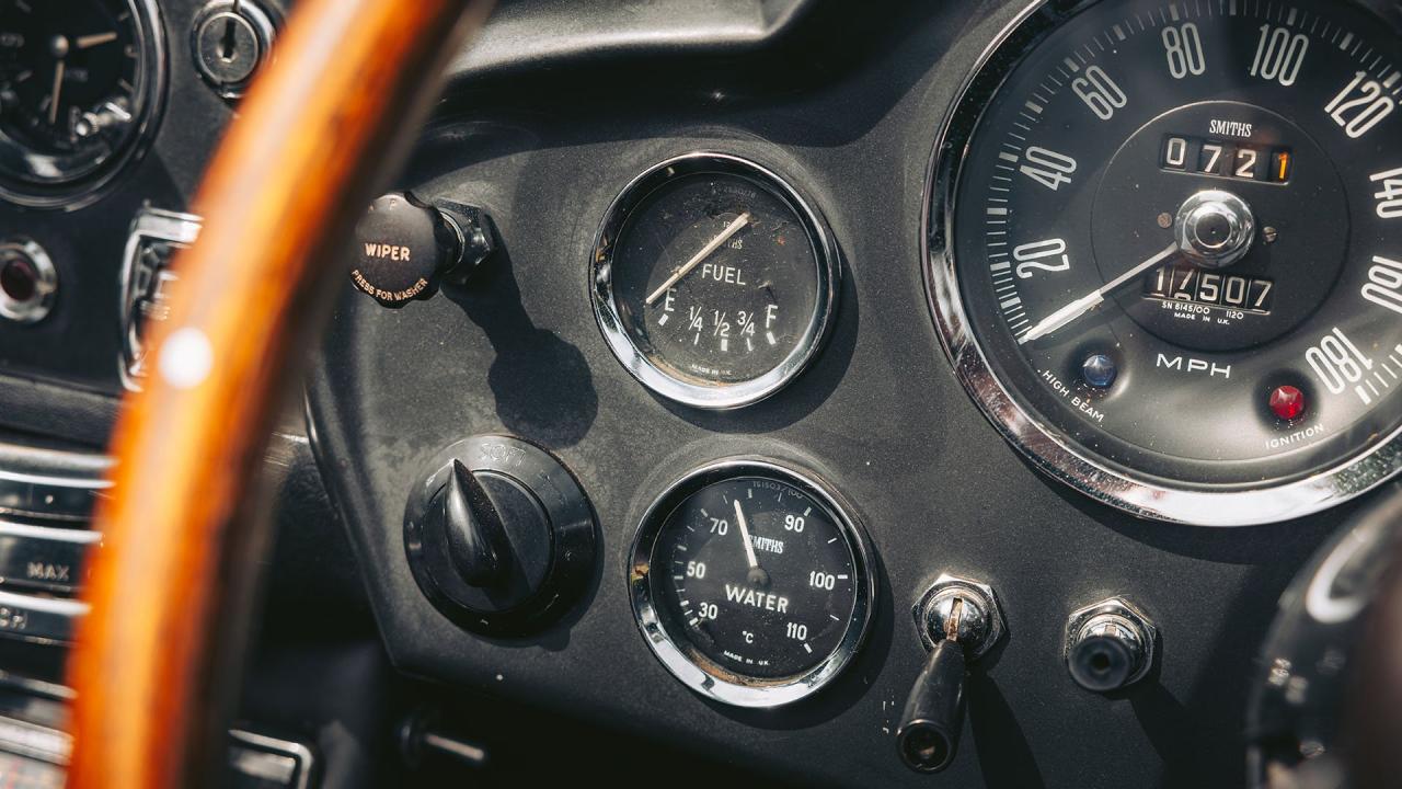 1967 Aston Martin DB6 Volante