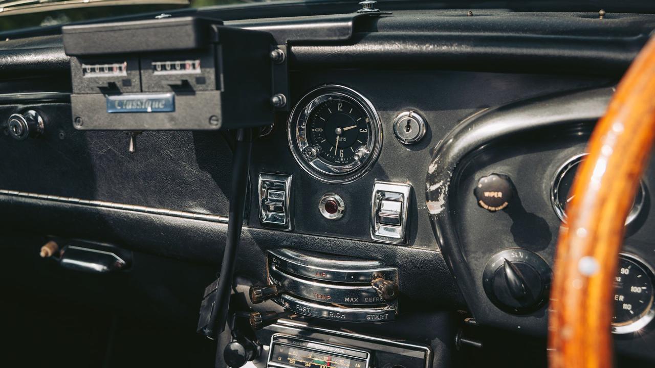 1967 Aston Martin DB6 Volante