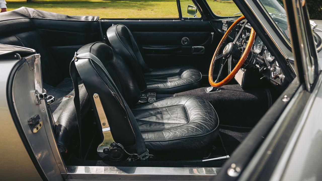 1967 Aston Martin DB6 Volante