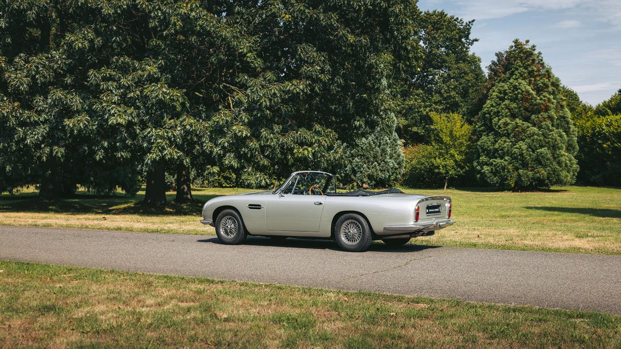 1967 Aston Martin DB6 Volante