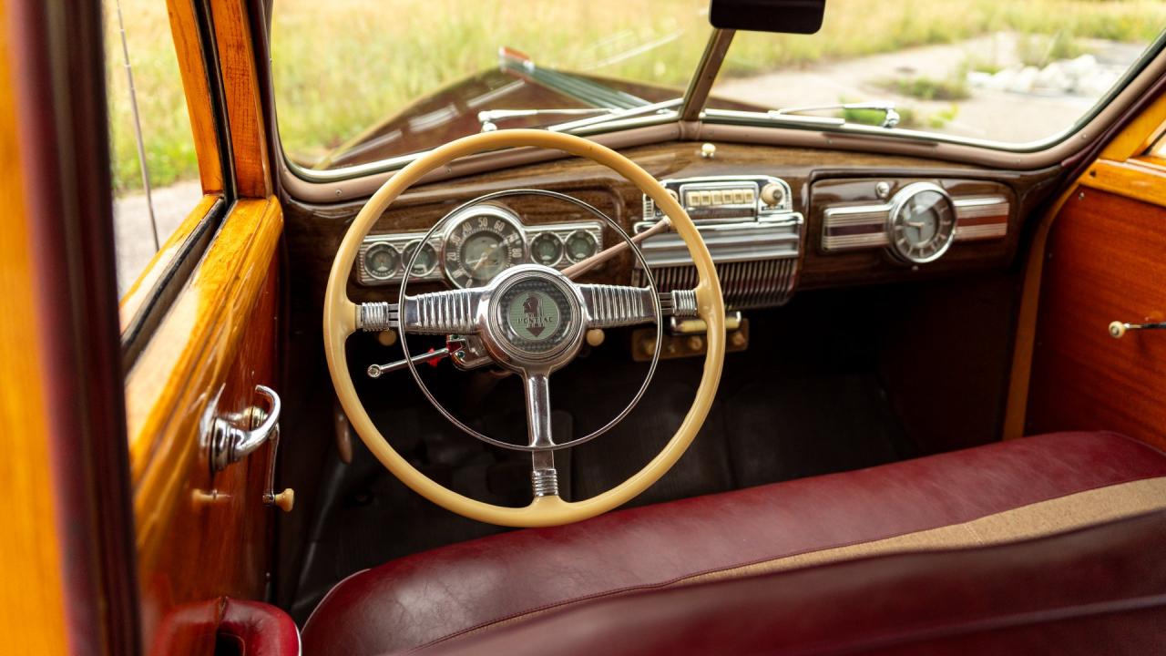 1946 Pontiac Eight De Luxe Streamliner Station Wagon