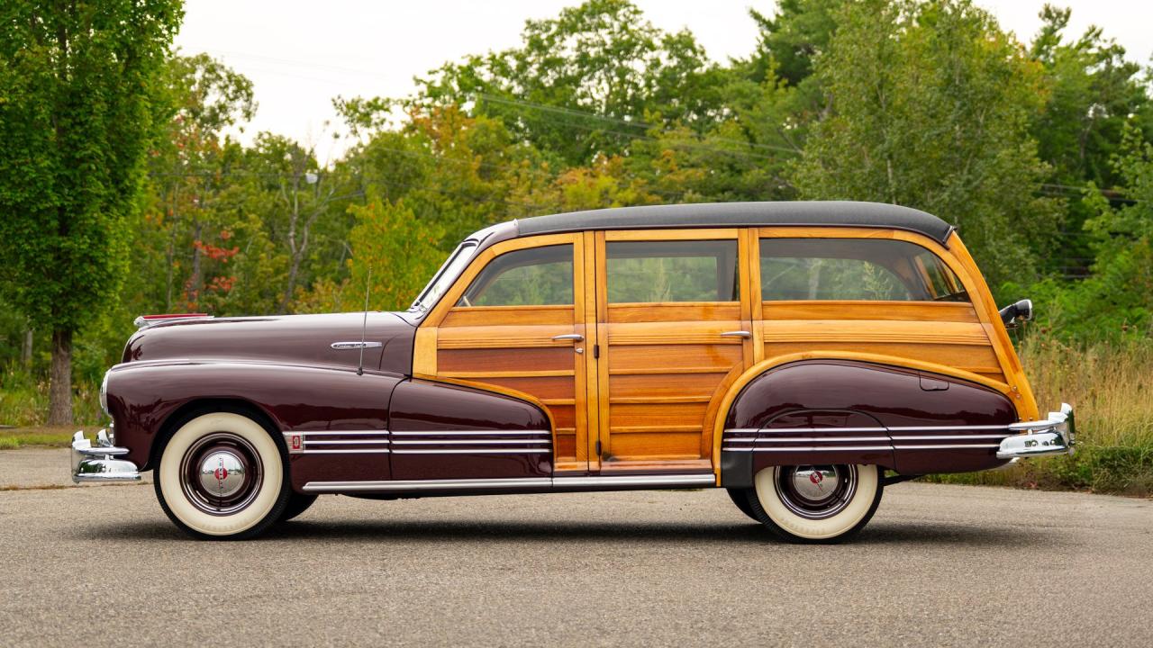 1946 Pontiac Eight De Luxe Streamliner Station Wagon