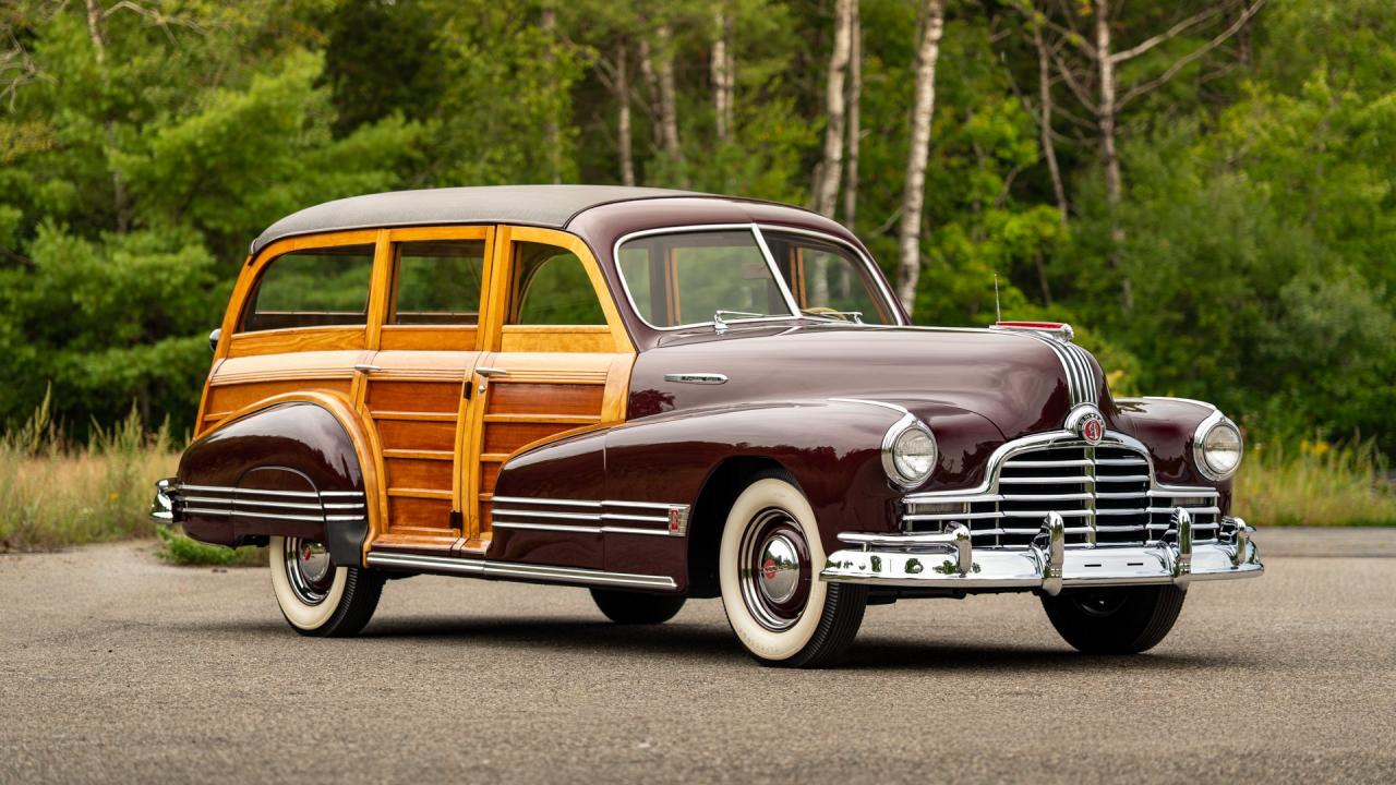 1946 Pontiac Eight De Luxe Streamliner Station Wagon