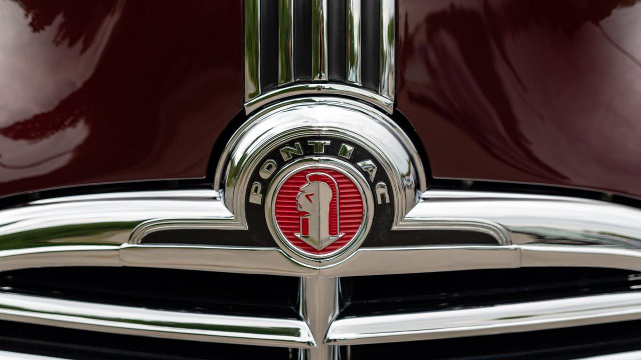 1946 Pontiac Eight De Luxe Streamliner Station Wagon