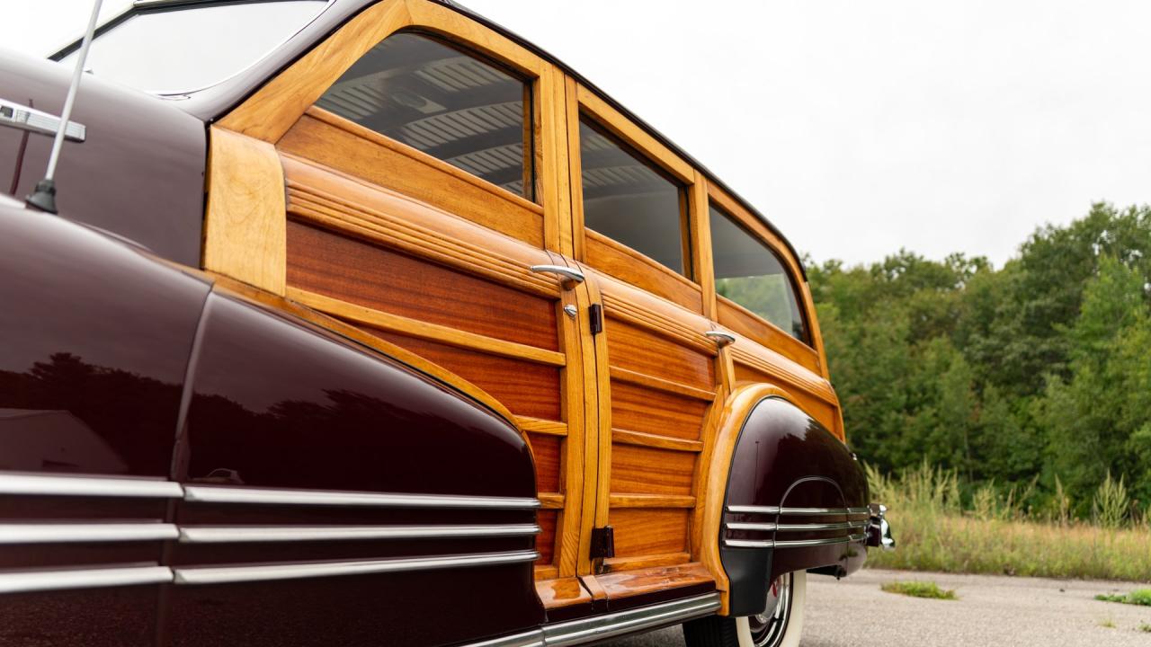 1946 Pontiac Eight De Luxe Streamliner Station Wagon