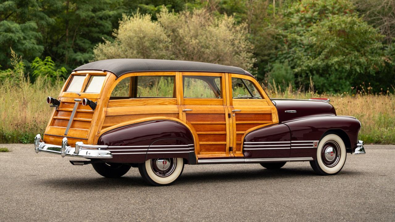 1946 Pontiac Eight De Luxe Streamliner Station Wagon