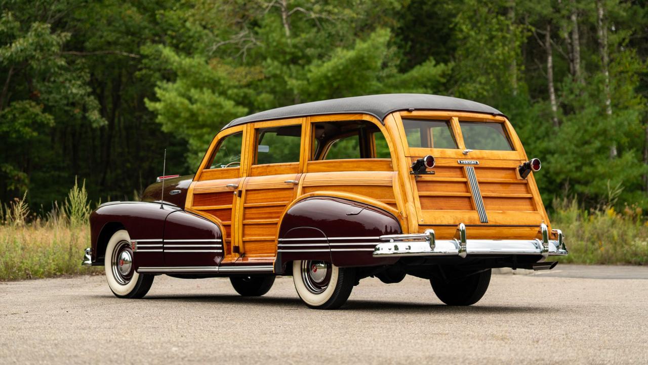 1946 Pontiac Eight De Luxe Streamliner Station Wagon