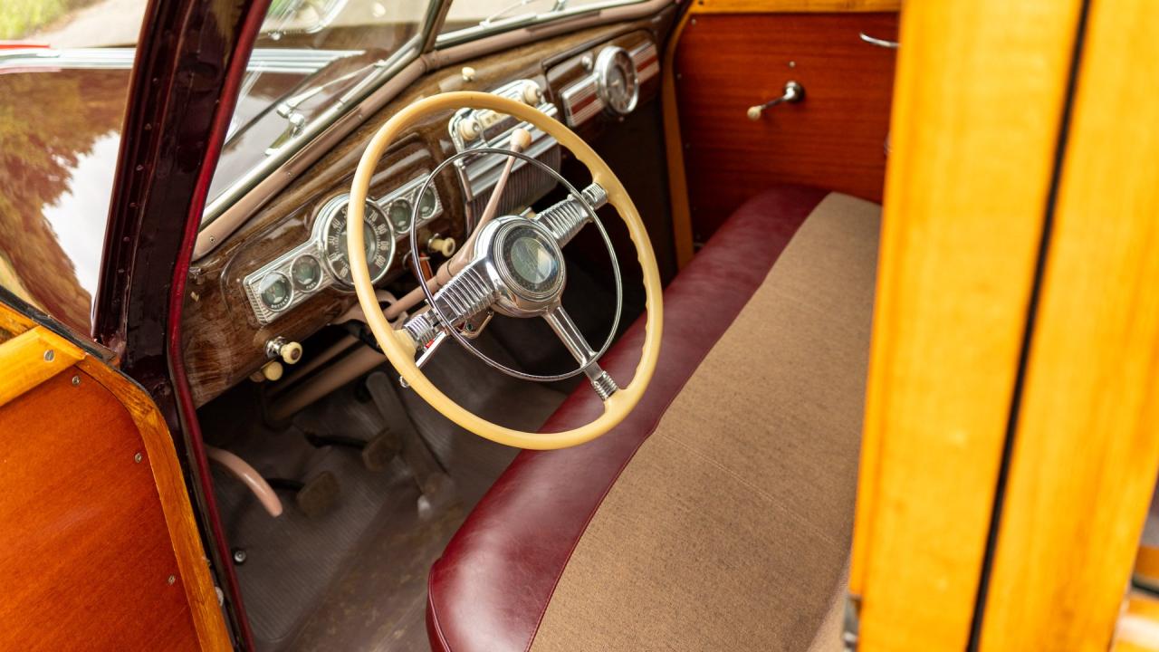 1946 Pontiac Eight De Luxe Streamliner Station Wagon