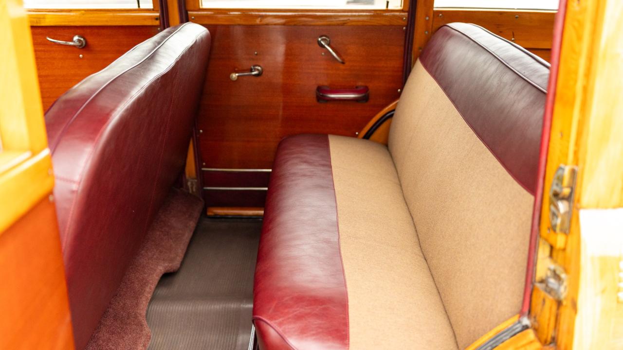 1946 Pontiac Eight De Luxe Streamliner Station Wagon
