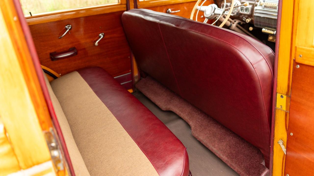 1946 Pontiac Eight De Luxe Streamliner Station Wagon