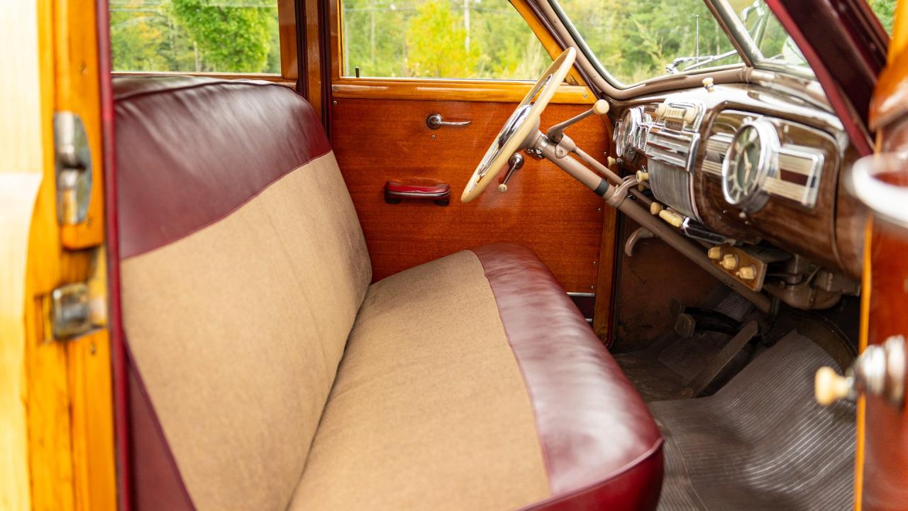 1946 Pontiac Eight De Luxe Streamliner Station Wagon