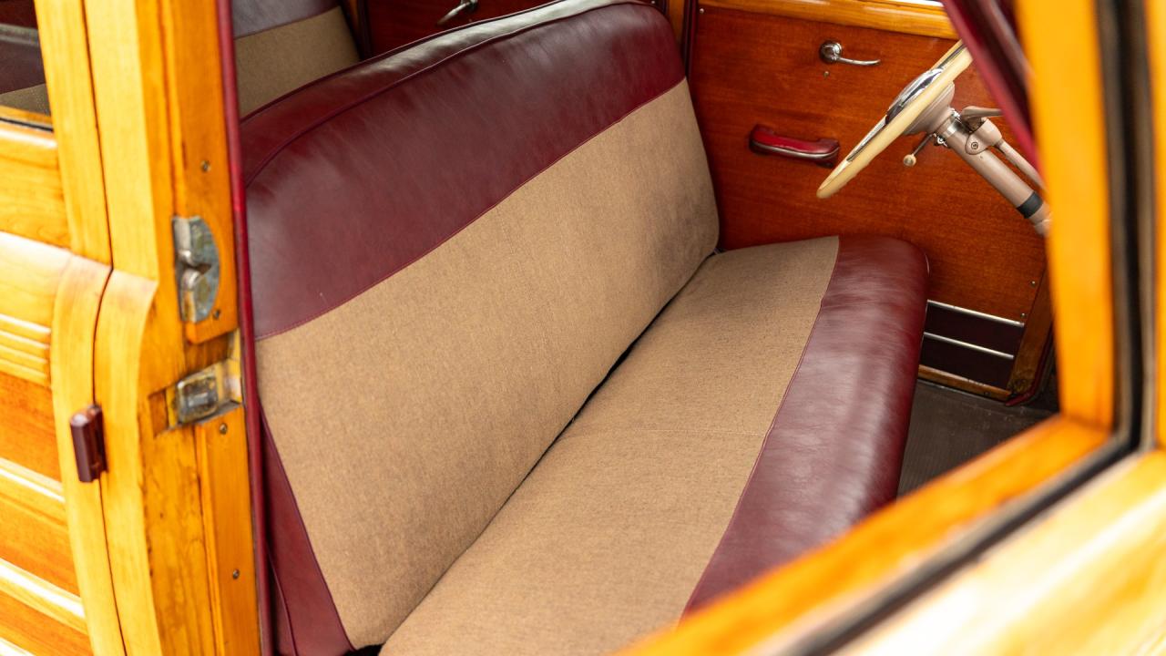 1946 Pontiac Eight De Luxe Streamliner Station Wagon