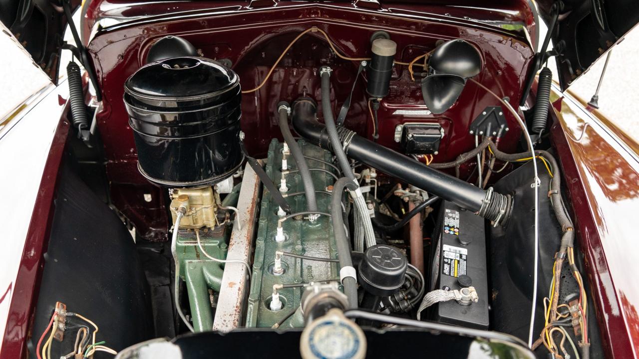 1946 Pontiac Eight De Luxe Streamliner Station Wagon