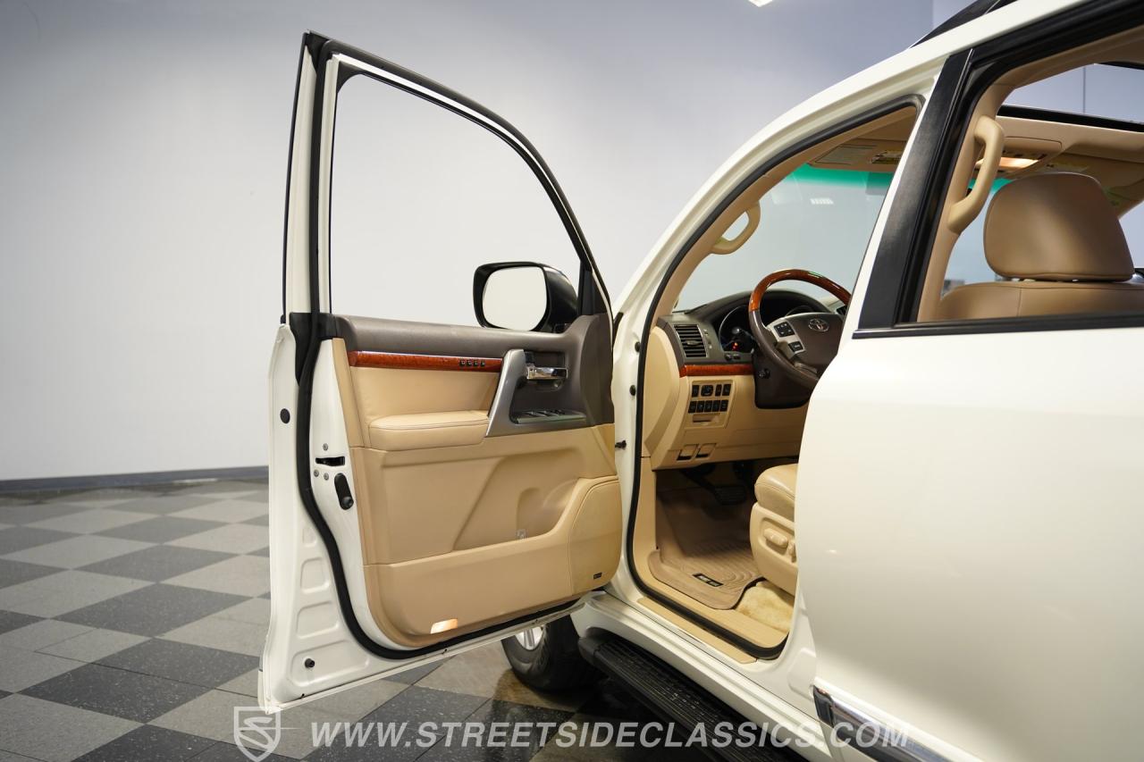 2013 Toyota Land Cruiser