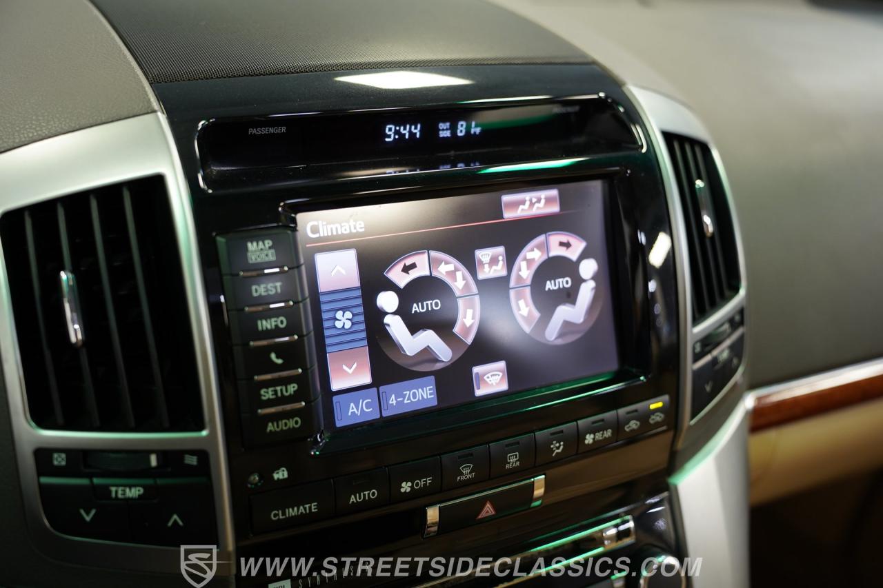 2013 Toyota Land Cruiser