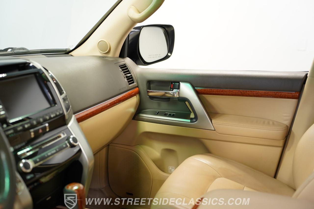 2013 Toyota Land Cruiser