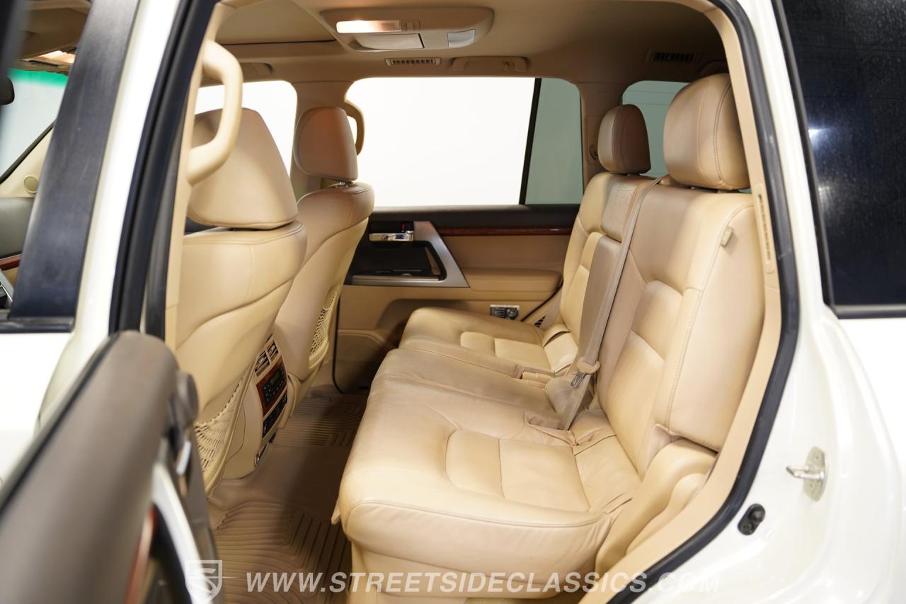 2013 Toyota Land Cruiser