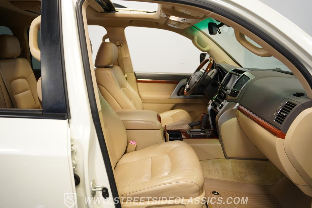 2013 Toyota Land Cruiser