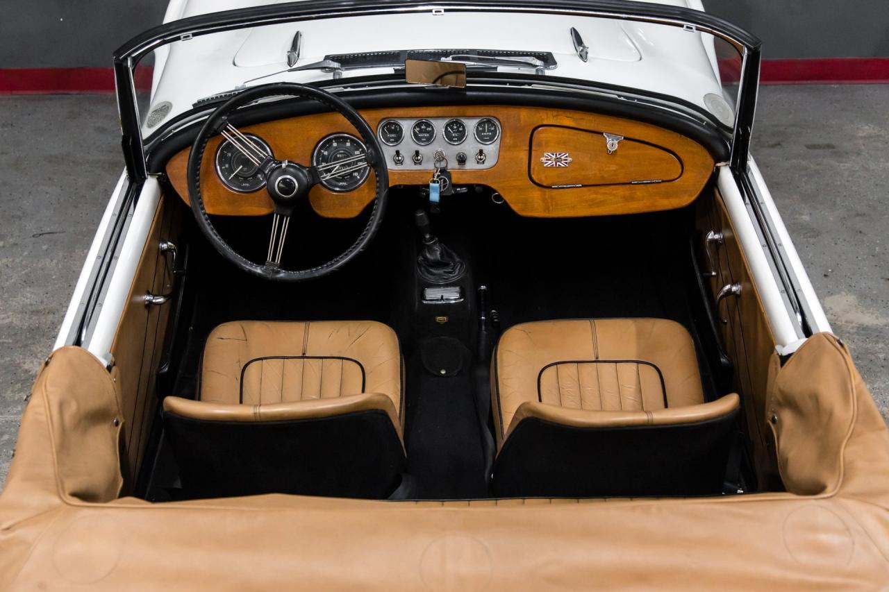 1961 Daimler SP250