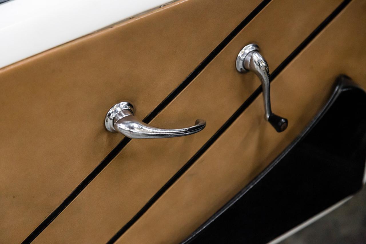 1961 Daimler SP250