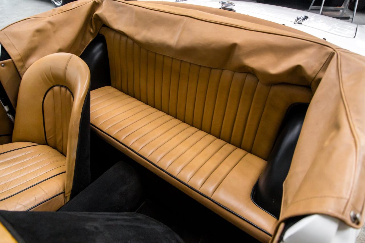 1961 Daimler SP250