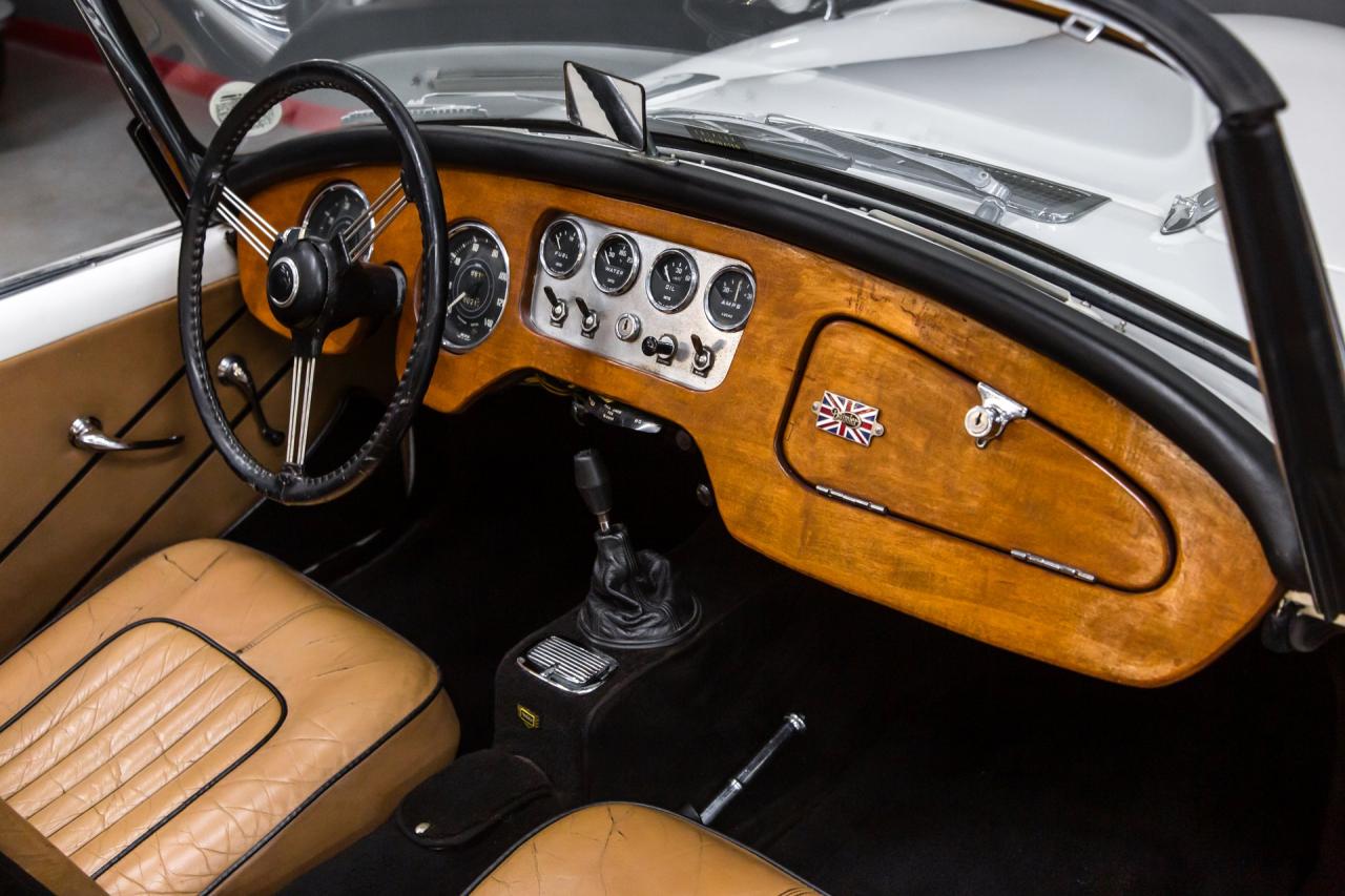 1961 Daimler SP250